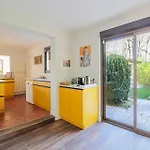 Oak Windows & Wood Villa *