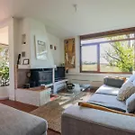 Villa Oak Windows & Wood *