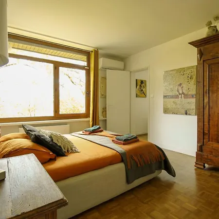 Green Oak Windows & Wood Villa *