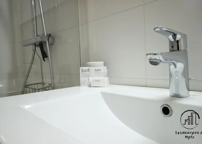 Oak Windows & Wood Αλμπί