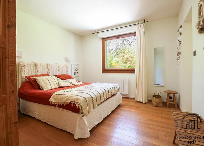 Oak Windows & Wood Βίλα