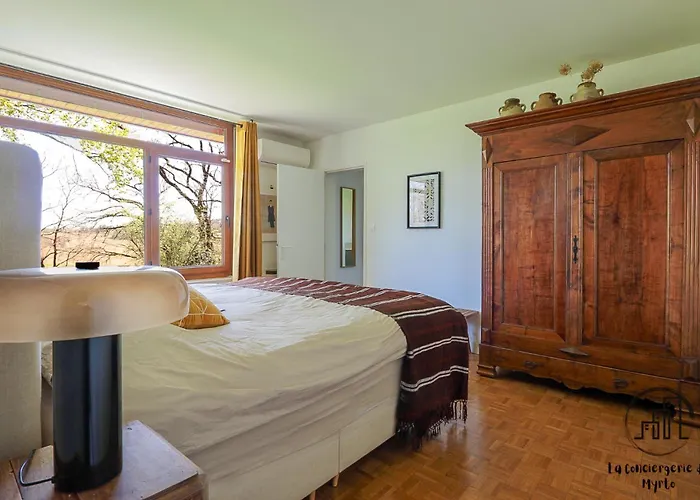 Oak Windows & Wood Βίλα