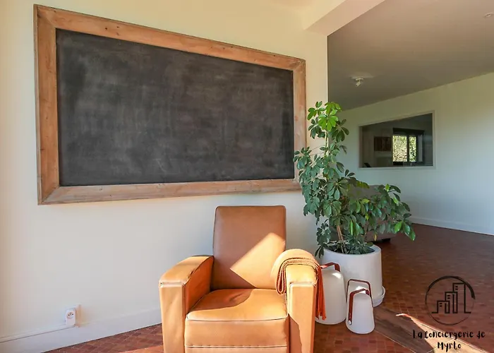 Oak Windows & Wood Βίλα