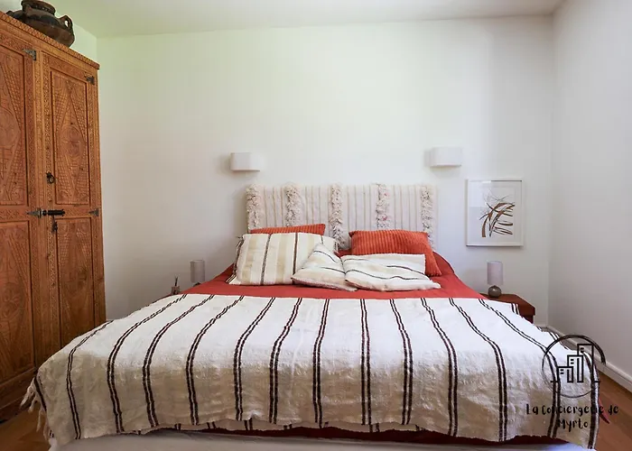 Oak Windows & Wood Βίλα